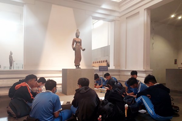 Về những hiện vật “con ốc và hoa sen” của bảo vật quốc gia tượng Bồ tát Tara: Sẽ chuyển giao cho Bảo tàng Điêu khắc Chăm Đà Nẵng - Anh 1
