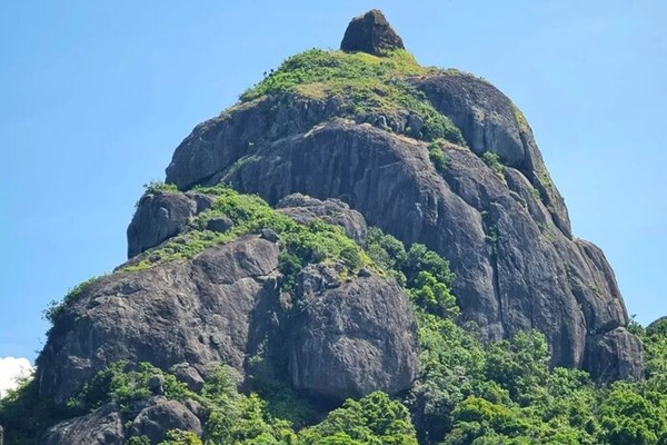 Bí ẩn công trình tháp Hòn Chuông ở Núi Bà - Anh 2