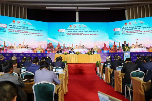 Các doanh nghiệp du lịch phải mạnh dạn hơn nữa, quyết liệt hơn nữa trong việc chuyển đổi số - Anh 1