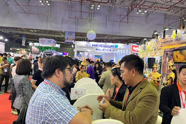 Các doanh nghiệp du lịch phải mạnh dạn hơn nữa, quyết liệt hơn nữa trong việc chuyển đổi số - Anh 6
