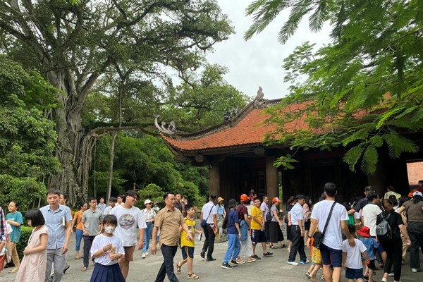 Du lịch Thanh Hoá sôi động, hút khách kỳ nghỉ lễ Quốc khánh 2.9 - Anh 2