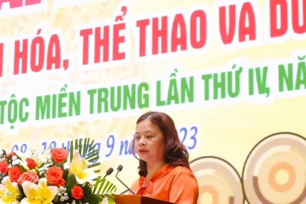 Khai mạc các hoạt động tại Ngày hội văn hóa các dân tộc miền Trung lần thứ IV - Anh 1