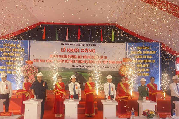 Bình Định khởi công tuyến đường hơn 1.100 tỉ đồng - Anh 1