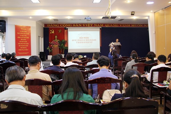 Đảng ủy khối cơ sở Bộ VHTTDL trao Huy hiệu 30 năm tuổi Đảng - Anh 2