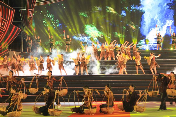 Miền Trung lung linh sắc màu hội tụ - Anh 5