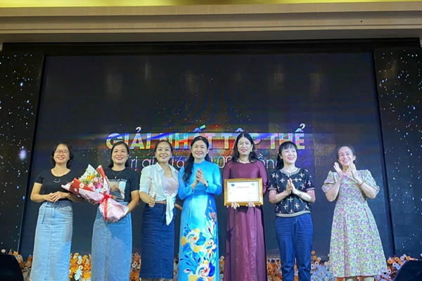Hội thi sáng kiến truyền thông Gia đình không khói thuốc - Anh 2