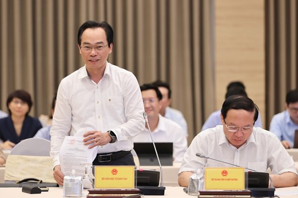 Bỏ thi thăng hạng để tiết kiệm chi phí xã hội và giảm thủ tục hành chính - Anh 1