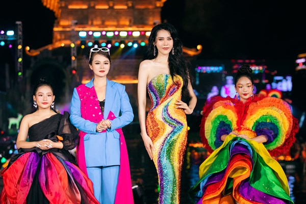 Đêm thời trang “Tinh hoa cố đô” tôn vinh di sản - Anh 5