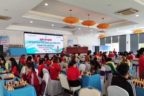 Khởi tranh Giải vô địch cờ vua xuất sắc quốc gia 2023 - Anh 1