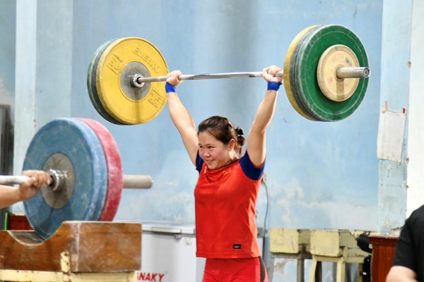 Vượt qua “cửa hẹp” - Anh 1