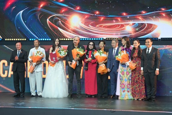 Giải thưởng Cánh diều vàng 2023: Gọi tên “Tro tàn rực rỡ” - Anh 1