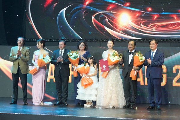Giải thưởng Cánh diều vàng 2023: Gọi tên “Tro tàn rực rỡ” - Anh 2