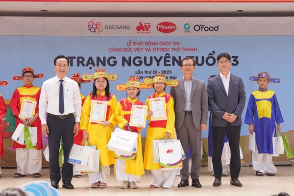 Phát động cuộc thi Trạng nguyên tuổi 13 - Anh 1