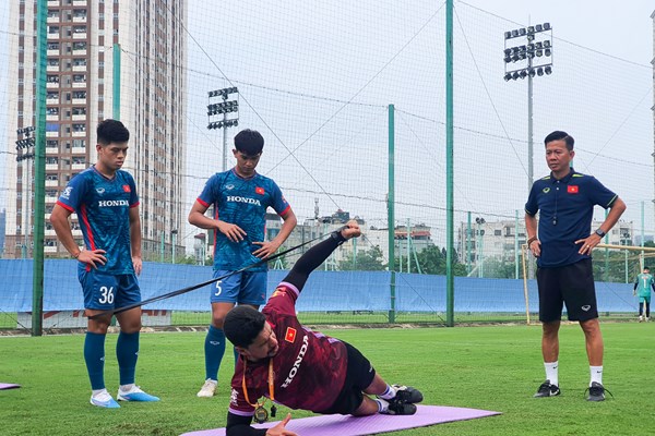 Tuyển Olympic Việt Nam có thêm chuyên gia thể lực chuẩn bị Asian Games 19 - Anh 1