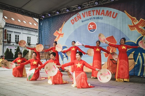 Ngày Việt Nam tại Slovakia - Anh 1