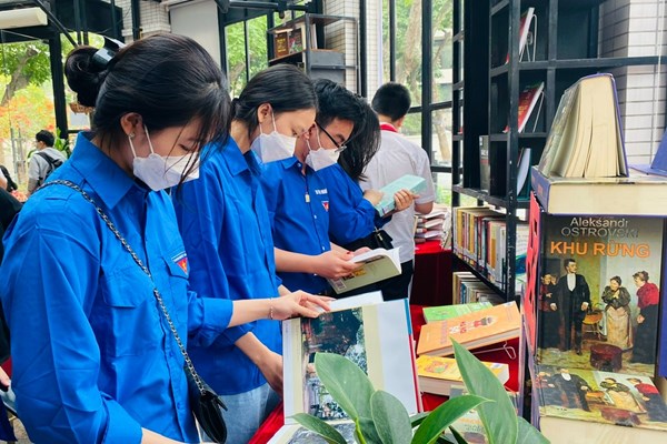 “Thảm họa” mang tên sách giả, sách lậu (Bài cuối): Tập trung vào 4 nhóm giải pháp chính - Anh 2