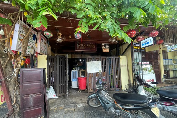 Ghi nhận 141 người bị ngộ độc sau khi ăn bánh mì ở Quảng Nam - Anh 2