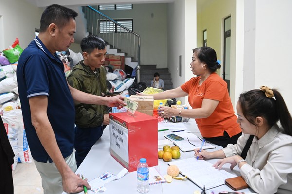 Tình đồng bào sau thảm họa - Anh 4