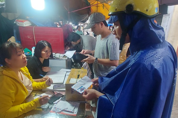 Tình đồng bào sau thảm họa - Anh 1