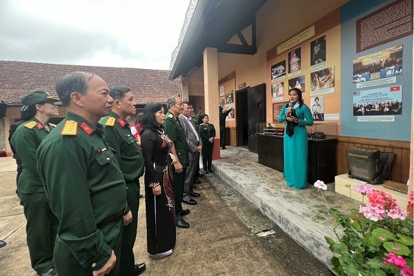 Lâm Đồng: Giới thiệu hơn 300 hình ảnh, tư liệu về chất độc da cam - Anh 2