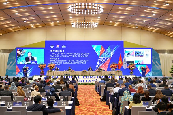 Việt Nam lấy giá trị văn hoá, con người là nền tảng bảo đảm sự phát triển bền vững - Anh 4