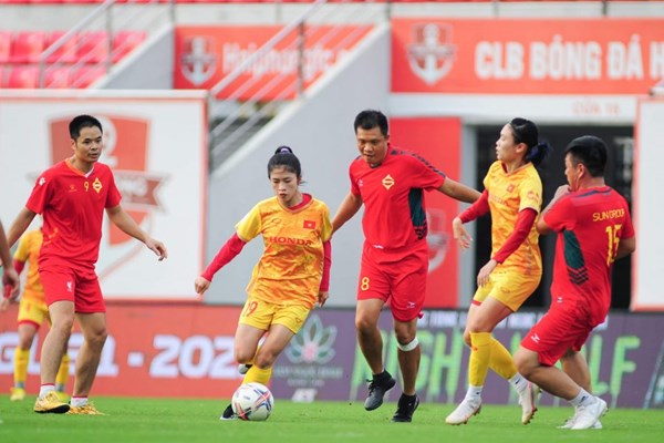 HLV Mai Đức Chung chốt danh sách 22 cầu thủ tham dự Asian Games 19 - Anh 1