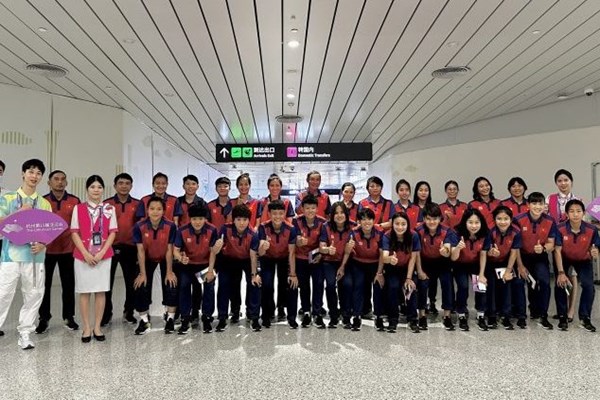 Tuyển nữ Việt Nam đã đến Trung Quốc, còn hai ngày chuẩn bị cho Asian Games 19 - Anh 1