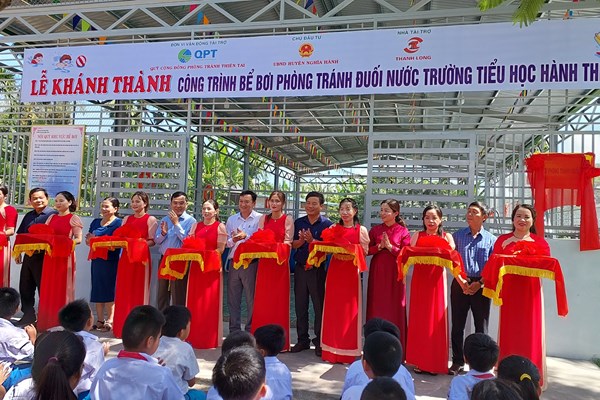 Đưa vào sử dụng hồ bơi lắp ráp cho học sinh vùng rốn lũ Quảng Ngãi - Anh 1