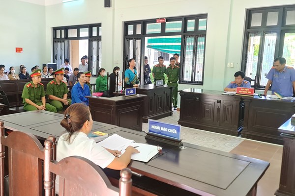 Cựu đại úy công an nổ súng cướp tiệm vàng bị tuyên phạt hơn 8 năm tù - Anh 1