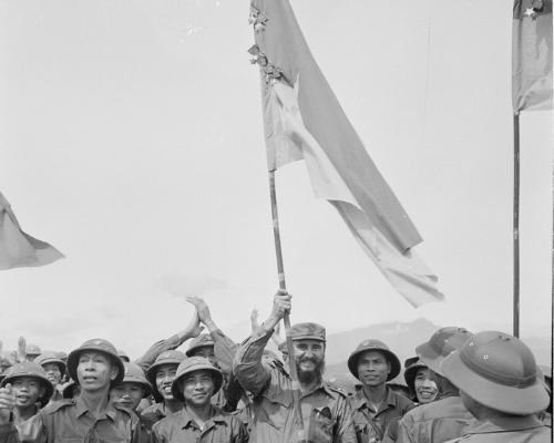 Tự hào những phút giây lịch sử - Anh 2