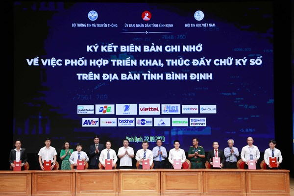 Dữ liệu số và các nền tảng hỗ trợ ra quyết định - Anh 4
