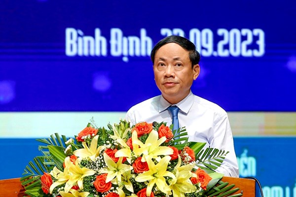 Dữ liệu số và các nền tảng hỗ trợ ra quyết định - Anh 1