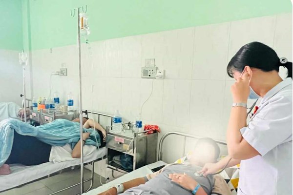 Kiến nghị xử lý vi phạm hành chính cơ sở bánh mì Phượng - Anh 1
