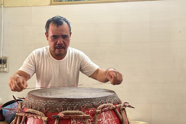 Hơn 30 năm gắn bó với nghề làm trống Đọi Tam - Anh 2