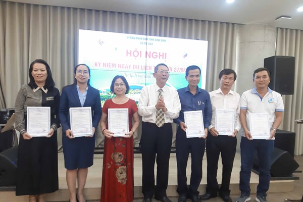 Bình Định phấn đấu trở thành điểm đến an toàn, thân thiện và hấp dẫn hàng đầu cả nước - Anh 1