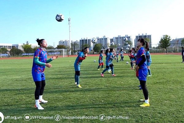 Tuyển nữ Việt Nam sẵn sàng cho trận đấu với đội bóng số 1 châu Á - Anh 1