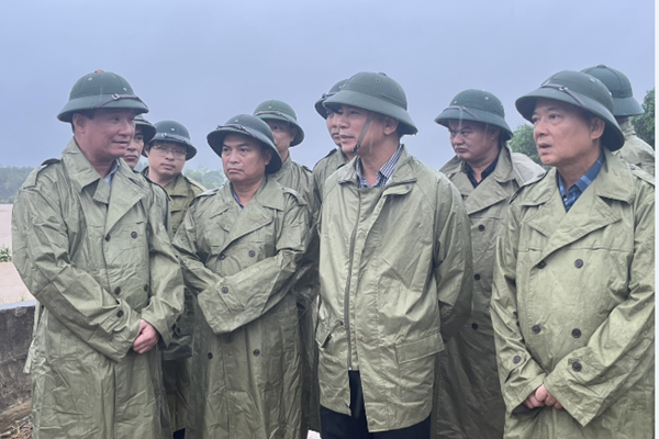 Mưa lớn gây sạt lở và ngập úng nhiều nơi ở Thanh Hoá - Anh 6