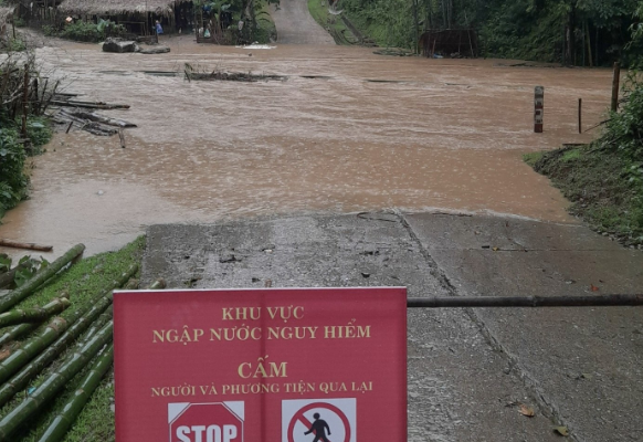 Mưa lớn gây sạt lở và ngập úng nhiều nơi ở Thanh Hoá - Anh 5