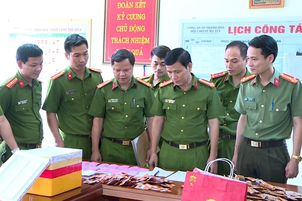 Thanh Hóa: Liên tiếp bắt giữ nhiều đối tượng mua bán, tàng trữ và sử dụng trái phép ma túy - Anh 2