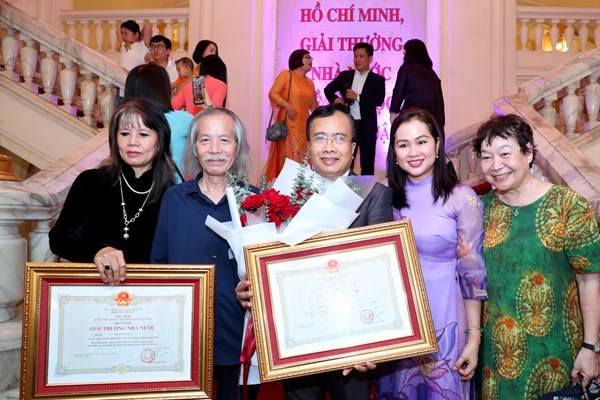 Xung quanh việc chi trả tiền Giải thưởng Hồ Chí Minh, Giải thưởng Nhà nước về VHNT: Phối hợp xử lý để chi trả sớm nhất - Anh 1