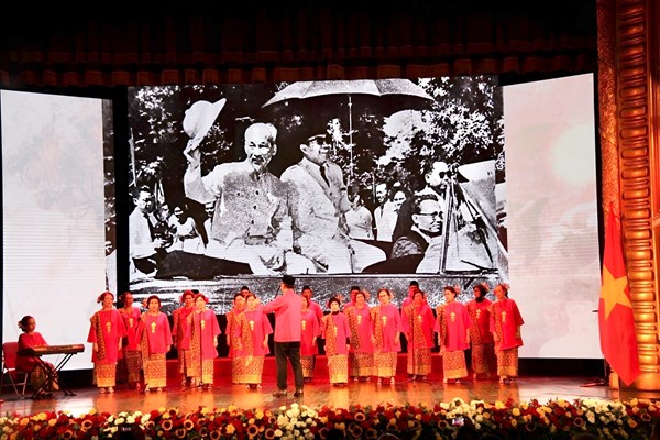 Giao lưu văn hóa nghệ thuật kỷ niệm 10 năm quan hệ đối tác chiến lược Việt Nam - Indonesia: Thắm tình hữu nghị, hướng tới tương lai - Anh 2