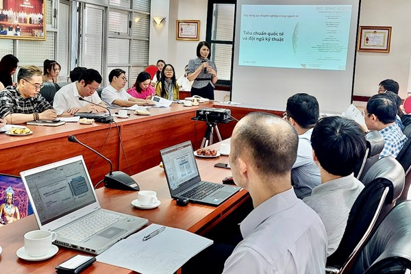 Cần đổi mới tư duy và hoàn thiện thể chế, xây dựng tiêu chuẩn ngành In - Anh 2