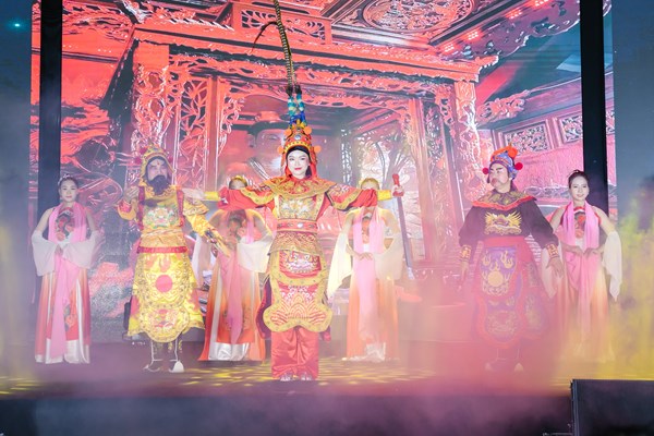 Tân Hoa khôi Học viện Ngoại giao: Giới trẻ cần có trách nhiệm với văn hóa truyền thống của dân tộc - Anh 3