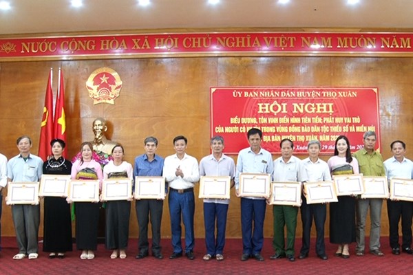 Thanh Hóa: Biểu dương người có uy tín trong đồng bào các dân tộc thiểu số - Anh 1