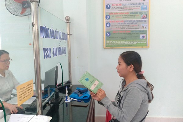 Đảm bảo an sinh cho lao động nữ (Bài 1): Ồ ạt rút BHXH một lần vì lo lắng chính sách thay đổi - Anh 3