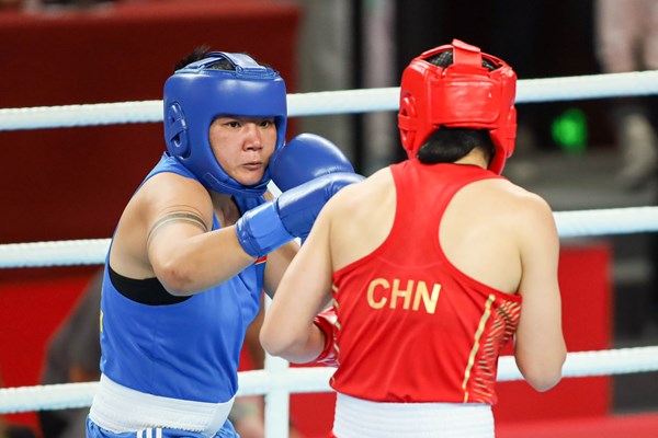 Cầu lông suýt tạo địa chấn, Boxing giành thêm HCĐ - Anh 2