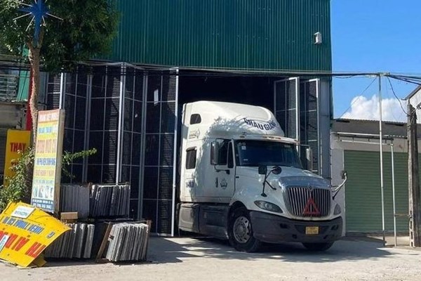 Ba người tử vong do bị đá đè trúng tại xưởng đá - Anh 1
