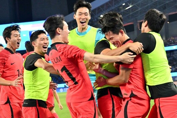 Xác định trận chung kết môn bóng đá nam Asian Games 19 - Anh 2
