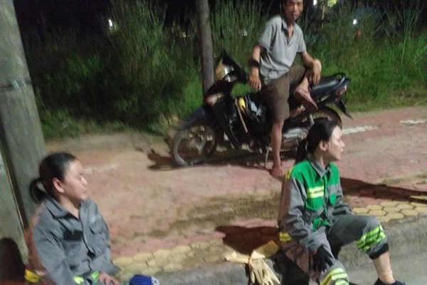 Truy tìm đối tượng bắn hai công nhân đang quét rác - Anh 1