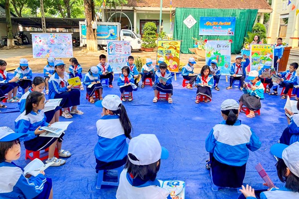 Hiệu quả từ những chuyến xe thư viện lưu động - Anh 1